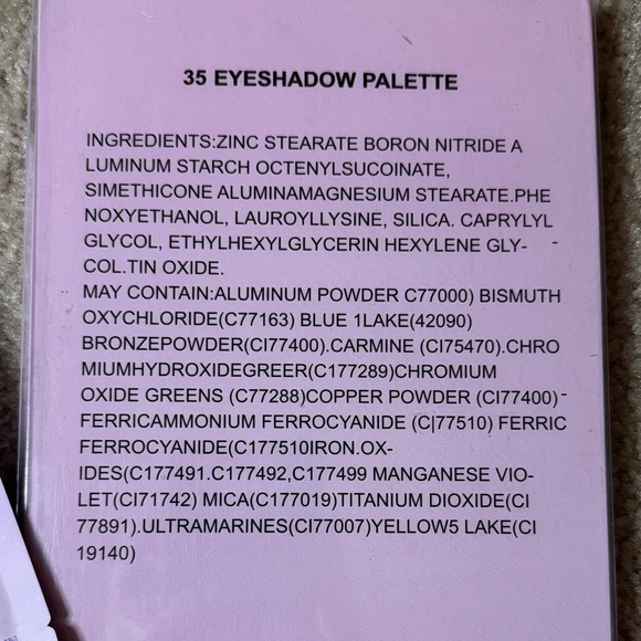 Hello Kitty X Crème’, 35-Color Eyeshadow Palette/Mask - Pink and Red - Picture 6 of 6